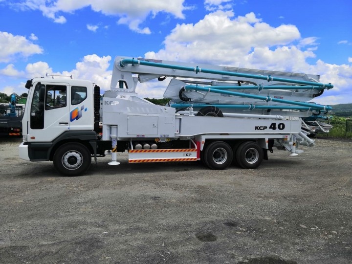 Купить АВТОБЕТОНОНАСОС KCP 40ZX5170 НА ШАССИ DAEWOO DV11K