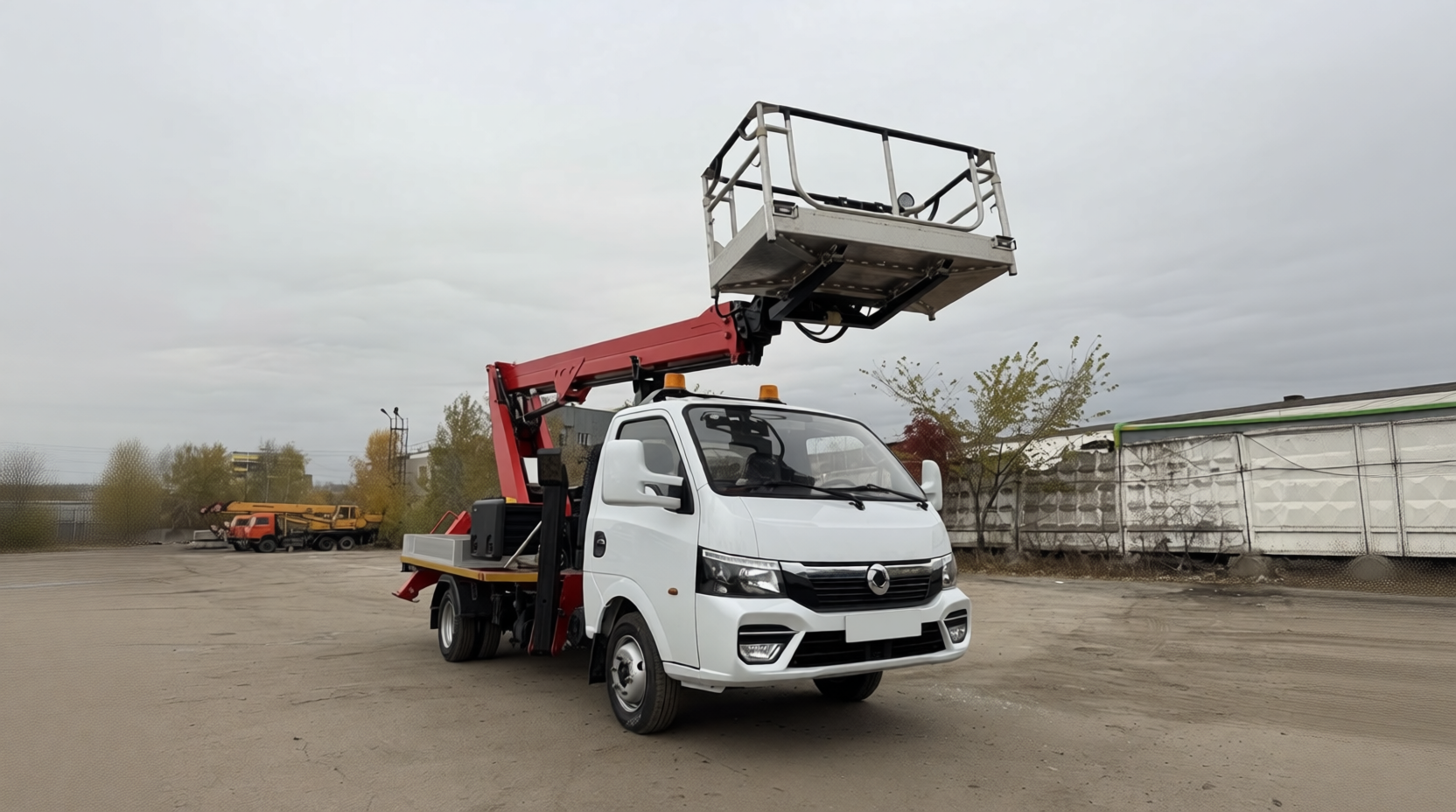 DONGFENG JUNFENG Q35 (МРМ 3,5т) С АГП ВЕЛМАШ P180T (PALFINGER) 18м