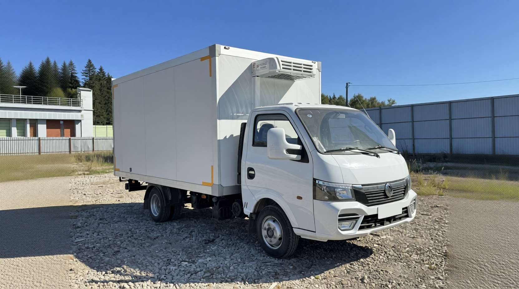 DONGFENG JUNFENG Q35 (МРМ 3,5т) РЕФРИЖЕРАТОР ХОУ FRIDGE 3000h