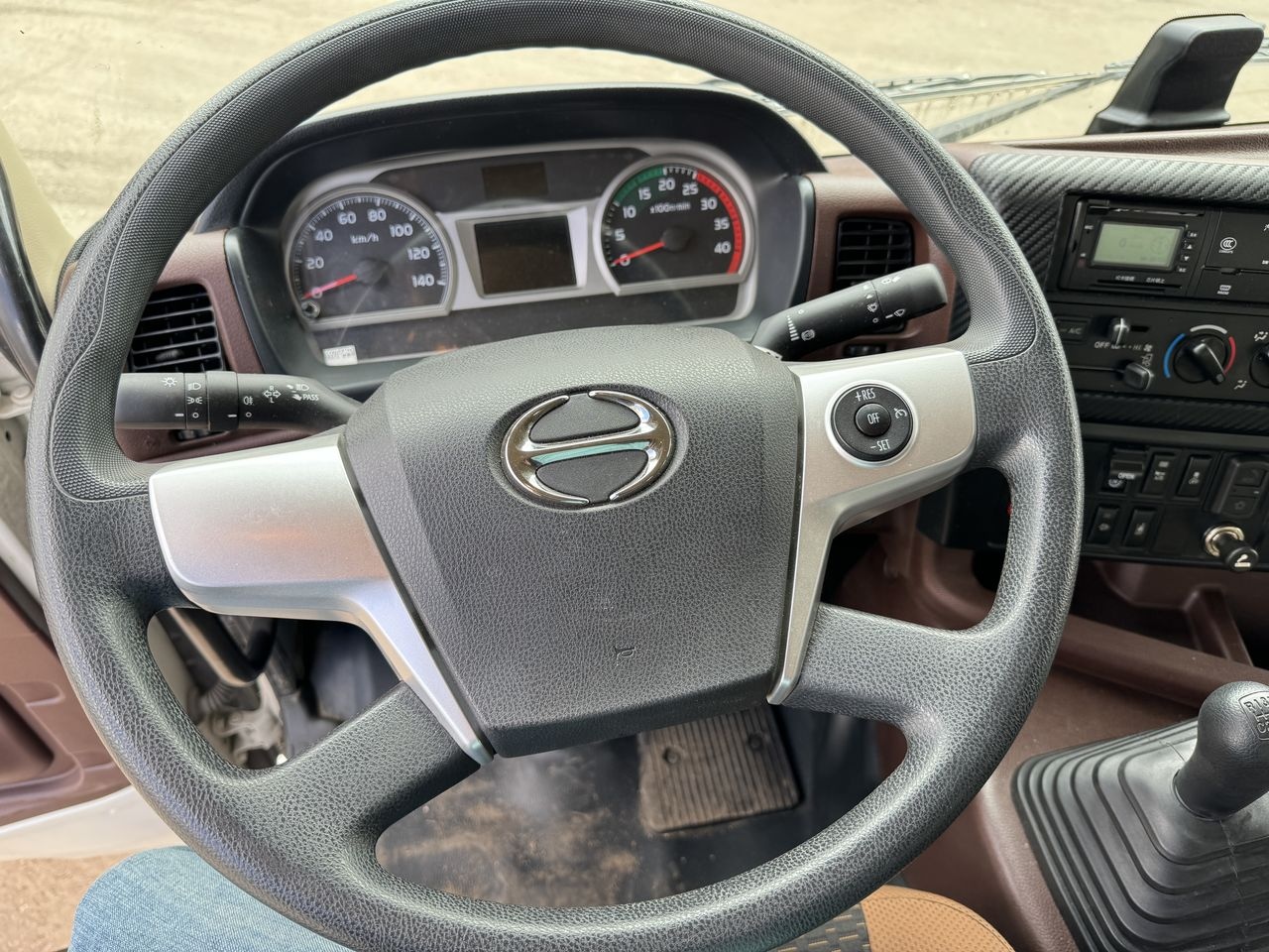 HINO 700 (18т) 4×2 РЕФРИЖЕРАТОР ХОУ THERMO KING T-1080
