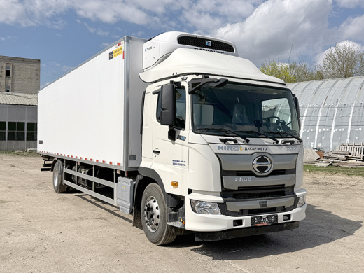 HINO 700 4×2 Рефрижератор с автономной ХОУ, 9,2 м