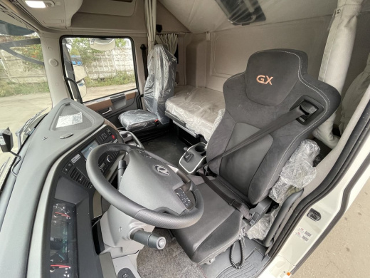 DONGFENG GX DFH4180 (МРМ 18т) ТЯГАЧ 4×2