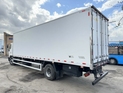 HINO 700 (18т) 4×2 РЕФРИЖЕРАТОР ХОУ THERMO KING T-1080
