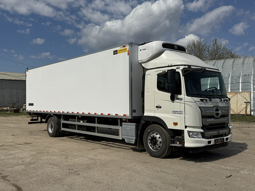HINO 700 4×2 Рефрижератор с автономной ХОУ, 9,2 м