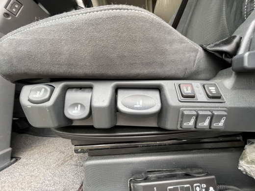 DONGFENG GX DFH4180 (МРМ 18т) ТЯГАЧ 4×2