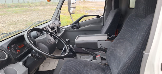 HINO 300 (пробег 328 000 км)