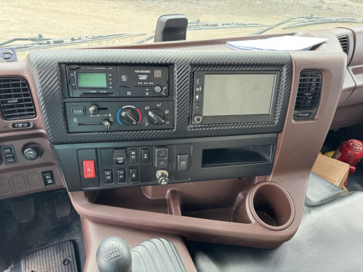 HINO 700 (18т) 4×2 РЕФРИЖЕРАТОР ХОУ THERMO KING T-1080