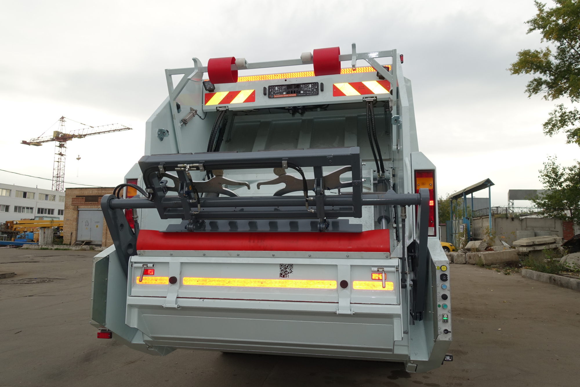 МУСОРОВОЗ МТМ ТМ-16 (16 м³) НА ШАССИ ISUZU FVR34UL-М