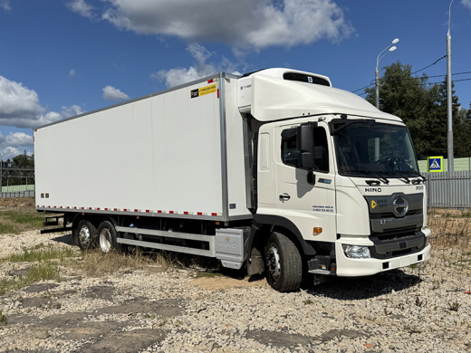 HINO 700 6×2 рефрижератор автономный, 9,2 м